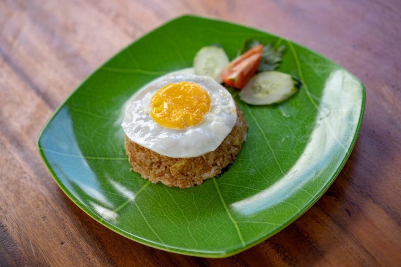 Surya Maha Bungallo Toyapakeh Bagian luar foto